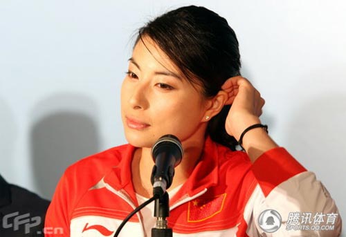 组图:郭晶晶<em>香港</em>表演 霍启刚全家现身<em>看台</em>_郭