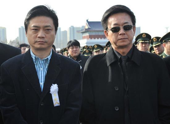 北京消防员追悼会举行 央视台长与名主持送行