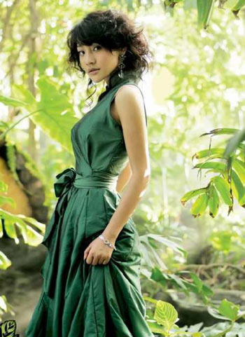 潘星谊(资料图)2009年2月20日上午8时,内地女星潘星谊在家中不慎滑倒