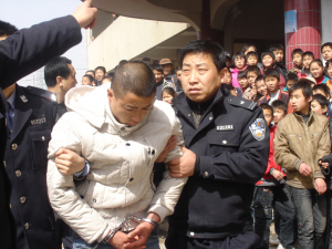 光天化日下,一名教师竟惨死街头,一时间让(甘肃)天水市甘谷县磐安