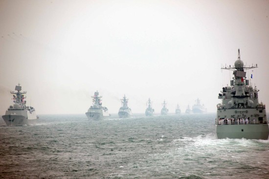 4月23日下午，为纪念中国人民解放军海军海上阅兵在青岛附近黄海海域举行。新华社记者李刚摄
