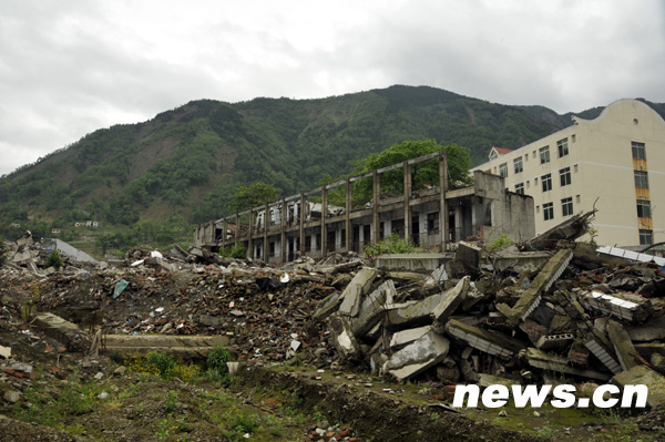 地震一周年重访北川县城