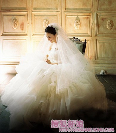 新娘要选什么婚纱_可爱型新娘,要选择什么样的韩式婚纱礼服(2)