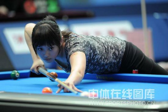 组图:九球赛美艳袭人 韩国小天后艳压潘晓婷_