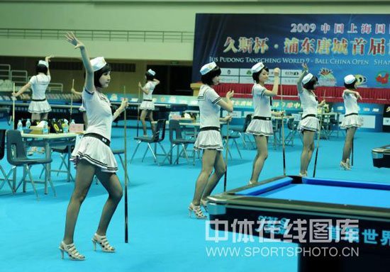 组图:九球赛美艳袭人 韩国小天后艳压潘晓婷_