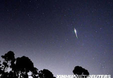 8��13���賿Ӣ������������ٵ���