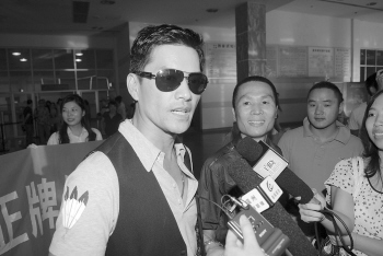 上海滩丁力代言温州正牌烟嘴