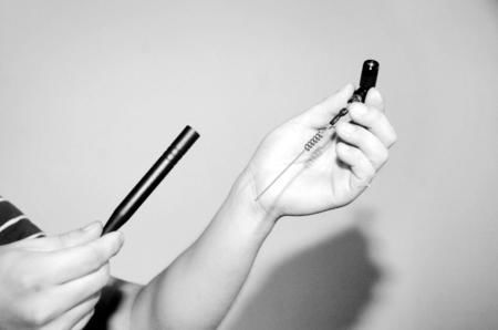 市民家沙发被偷装针孔摄像机(组图)