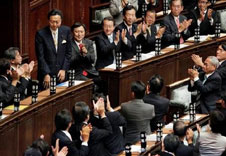 鸠山正式当选日本新首相