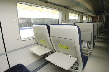 动车开通在即,温福高铁客运所采用国产"和谐号"crh1b型高速动车组列车