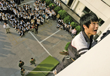 高楼“营救”(图)