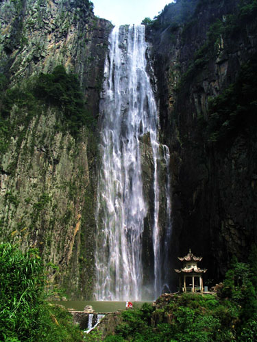 文成:百丈飞瀑景区获评国家4a级旅游景区