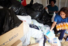 图：各方捐品堆满海地驻迈阿密总领馆
