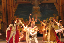 组图：俄罗斯经典芭蕾《睡美人》上演