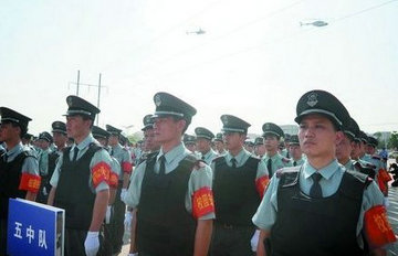 番禺成立1700人护校大队 装备用直升机