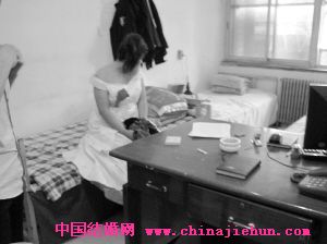 新娘婚礼上被警察带走