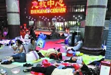 网帖曝“春运式”就诊场景引热议