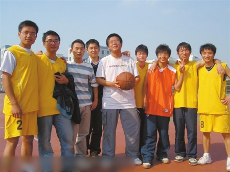 县高考状元因被嫌丑杀同学 日记同情马加爵(图)