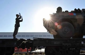 中方陆军战斗群第一梯队出境联合军演