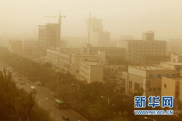 新疆吐鲁番市区遭遇尘浮天气(图)_尘浮天气 吐鲁番