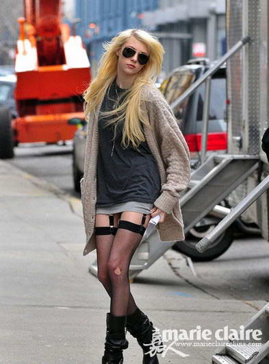 90后<em>性感</em>靓妞丝袜<em>秋装</em>穿搭 肆无忌惮穿最惹眼