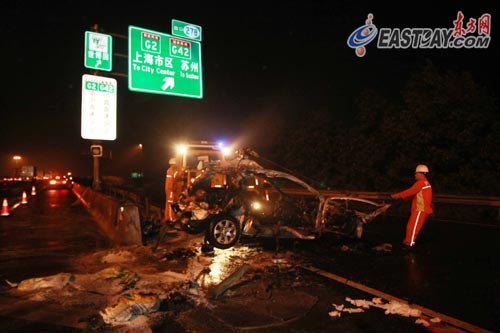 京沪高速上海段发生车祸 两车相撞5人死亡