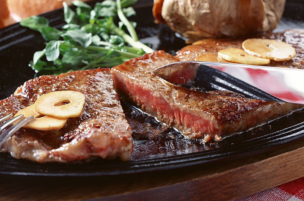 牛排烤到三分到五分熟最恰当