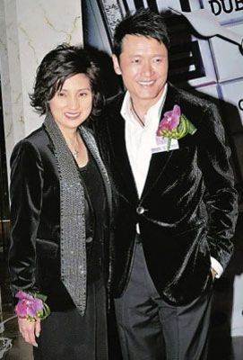 传郭羡妮媚术勾苗侨伟正室戚美珍出面澄清