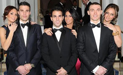 阿森纳尤物PK:范嫂黑丝撩<em>人</em> 小法<em>透明乳罩</em>女友