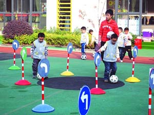 南京小学男教师被借调给幼儿园 为增孩子阳刚