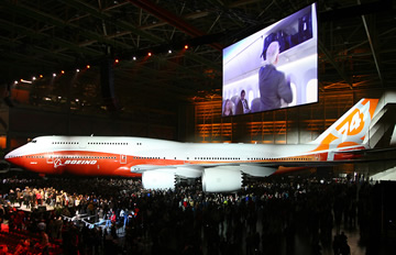 波音747-8洲际飞机正式亮相
