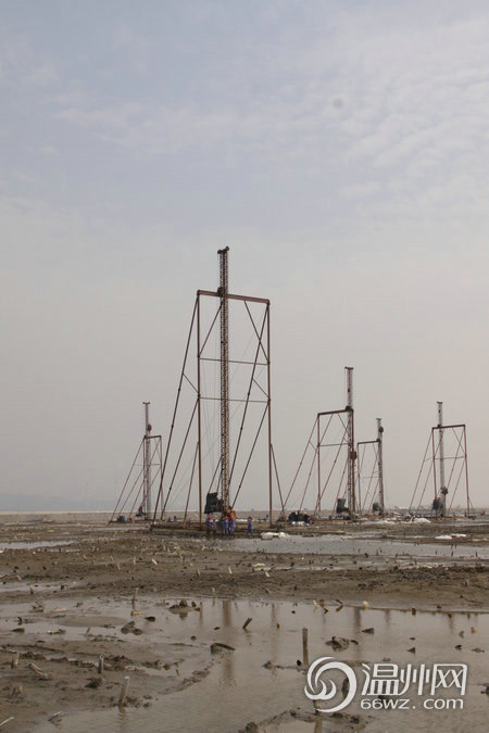 组图:乐清湾港区建设工程纪实_记者蹲基层 乐
