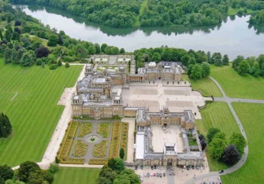 探秘英国最大私人豪宅:丘吉尔庄园