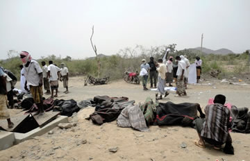 组图：也门军火工厂爆炸致上百人死亡