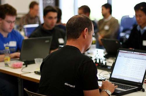 澳大利亚人一周发一次工资 经常月光不存钱