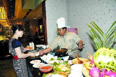 泰国厨师阿雅亮相金华 泰国美食风暴登陆国贸