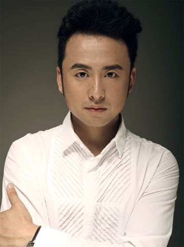 孟伟婚纱照_谢孟伟的老婆婚纱照(2)