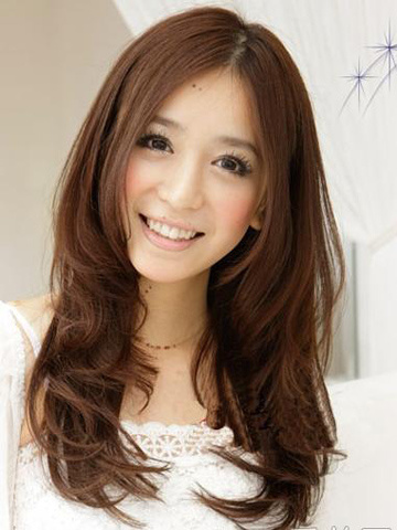 圆脸也都适合的发型,长刘海是修饰脸颊的常用招