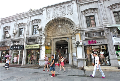 具有江南水乡韵味的纱帽河女人街.卢春雨摄