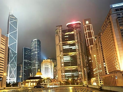 香港人口密集,而土地空间有限,为了节省空间,多数住宅楼都有20层以上