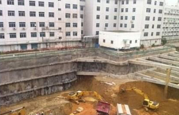 医院楼被挖到承重柱