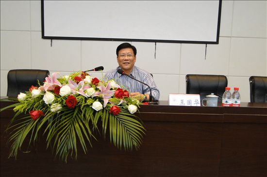市政协提案委副主任王国华在作辅导