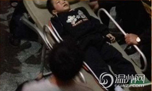 警方初步判断:小孩从工人文化宫电梯摔下属意