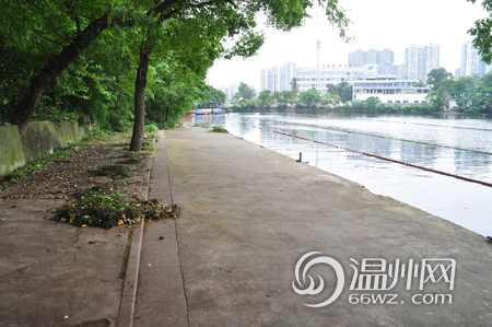 记者回访九山湖：围墙拆了现场还有点乱