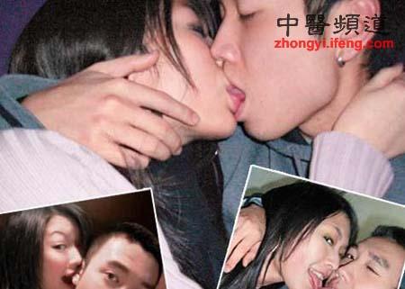 连诗雅艳照流出 大尺度挑逗不断舌吻(图)_社会