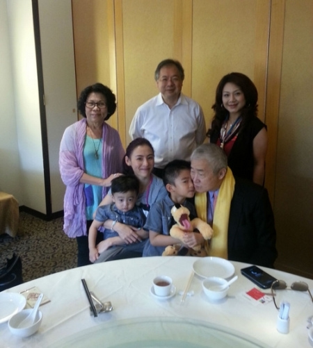 张柏芝抱二子会干爹 lucas调皮卖萌小Q乖巧(图) _港台内地_温州网