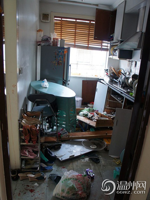 西城路一住宅区煤气爆炸 一老人受伤