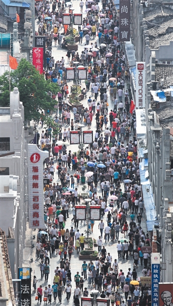 商业中心地位频受挑战 五马街该怎样迈过五道坎？