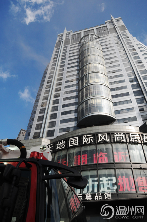 温州一27层高楼起火 值班人员不熟悉消控设备