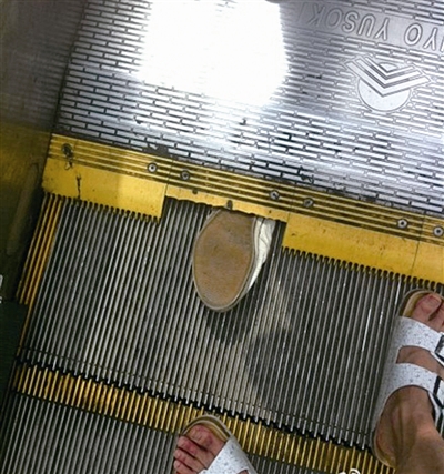 图说温州:自动扶梯咬脚